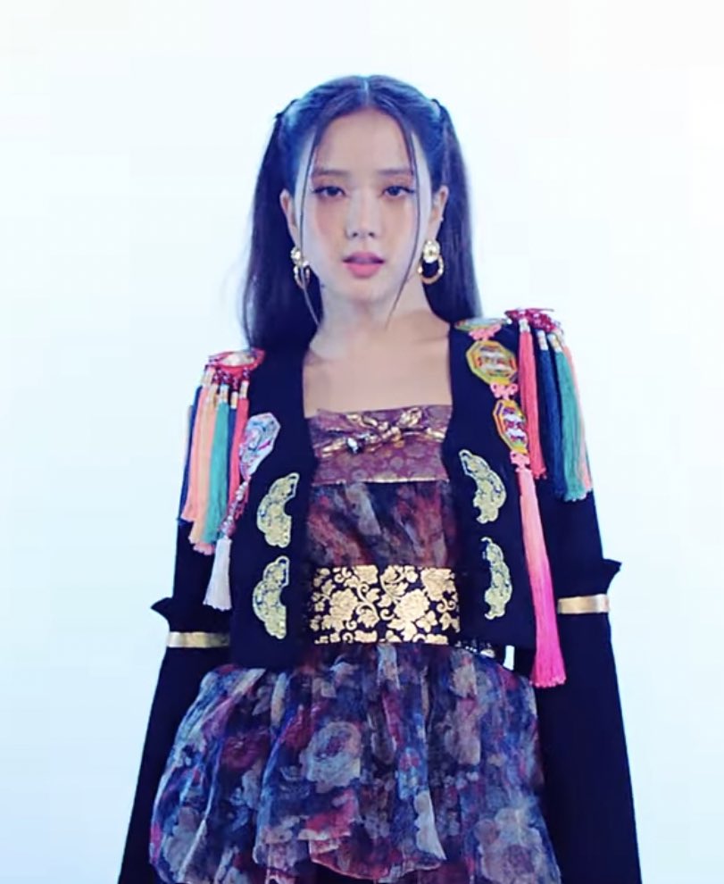 Nữ thành viên TWICE bị CĐM “ném đá” vì diện trang phục Hanbok “đạo nhái” của Jisoo (BLACKPINK) - ảnh 5