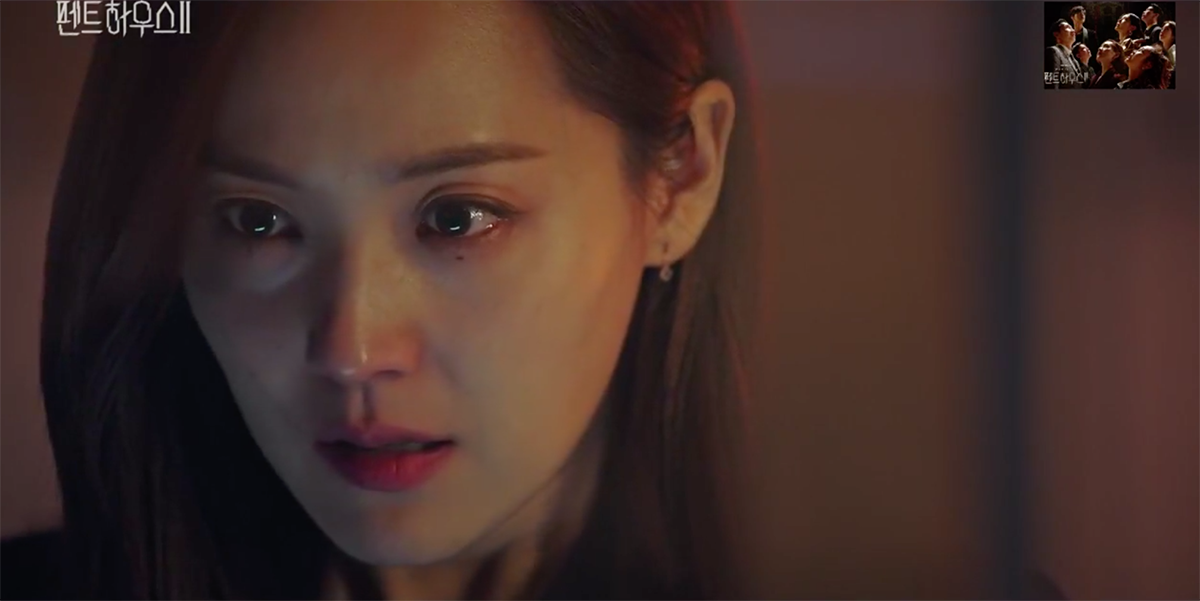 Penthouse 2 tập 7: Cô giáo Cheon quỳ gối xin lỗi Yoon Hee, thân phận bí ẩn của “chị đẹp” Su Ryeon?