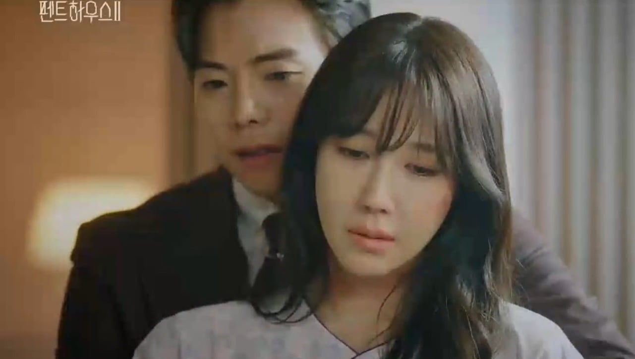 Tập 12 Penthouse 2: “Chị đẹp” Su Ryeon “khoá môi” Logan Lee ngọt ngào, Oh Yoon Hee tự tử?