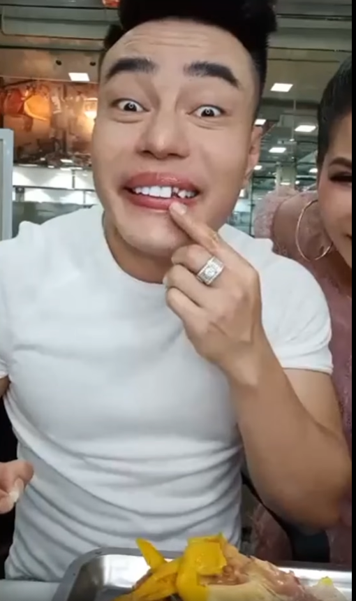Sự cố livestream “cười ra nước mắt”: Lê Dương Bảo Lâm bị rớt răng khi đang quảng cáo thức ăn - ảnh 3
