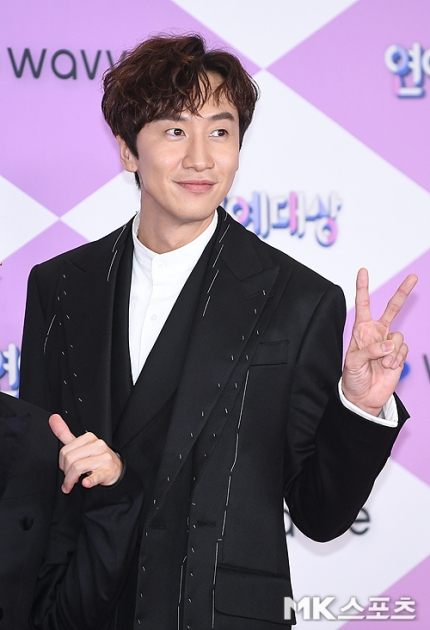 Lee Kwang Soo thông báo rút khỏi chương trình 'Running Man' sau hơn 11 năm tham gia