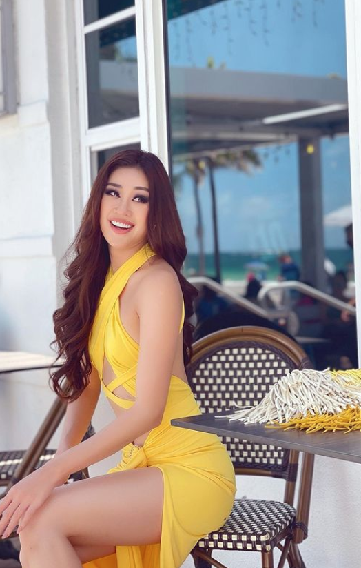 Mang theo 200 bộ đồ đến Miss Universe 2020, Khánh Vân vẫn bị soi “đụng hàng” với Kỳ Duyên, ai mặc đẹp hơn ai?