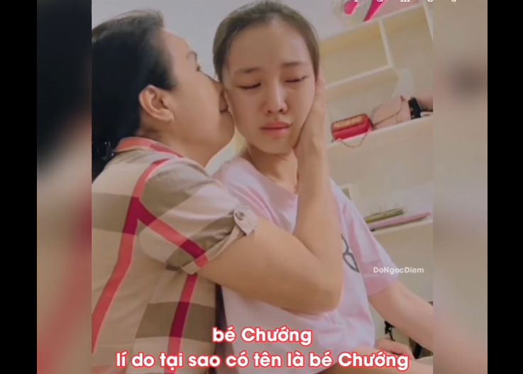 Mẹ Yun Bin liên tục ôm hôn dỗ dành con dâu khiến dân mạng ghen tị vì quá đáng yêu