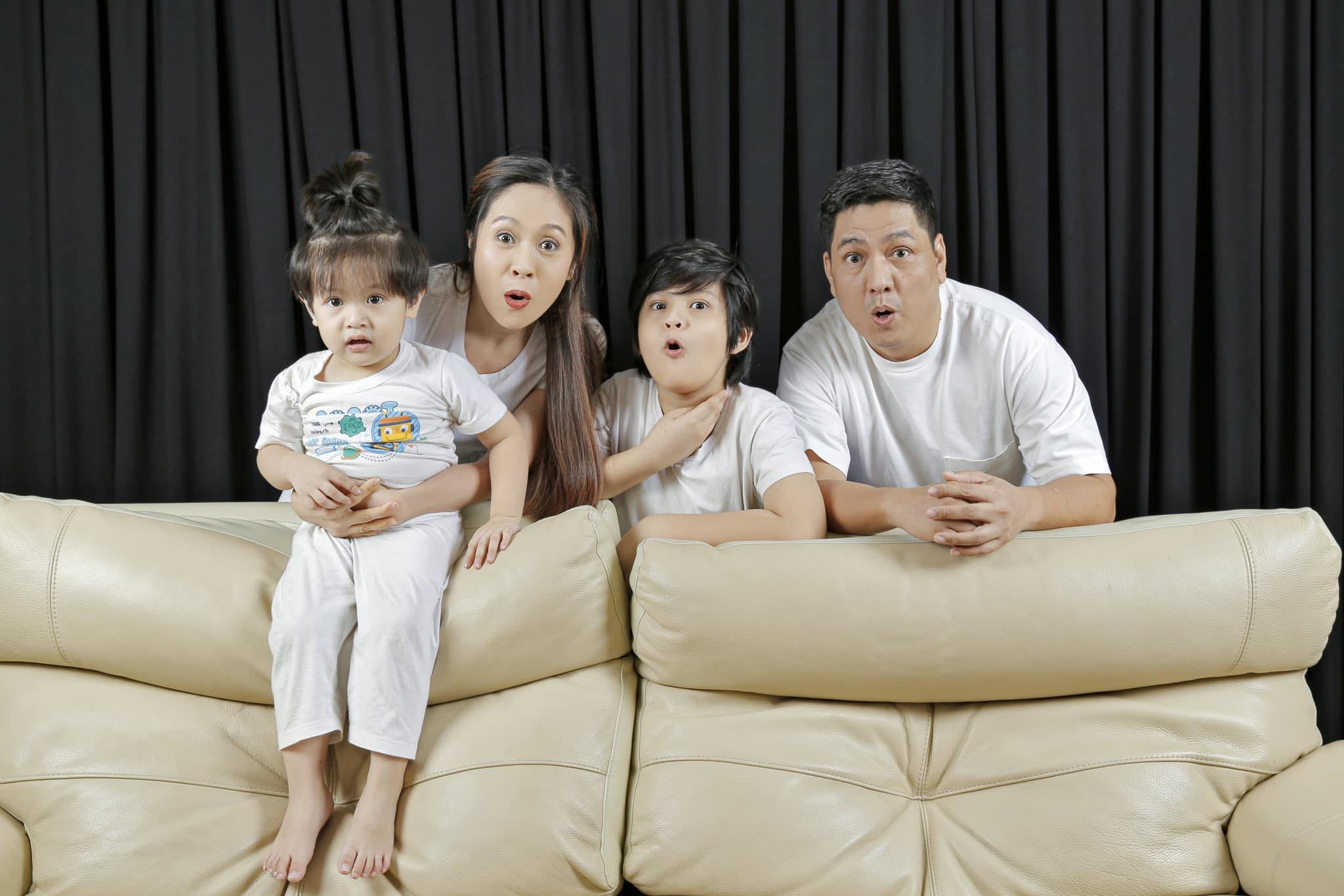 Gia đình nhỏ của cặp đôi Thanh Thúy - Đức Thịnh cùng hai cậu con trai Cà Phê và Cu Tết.
