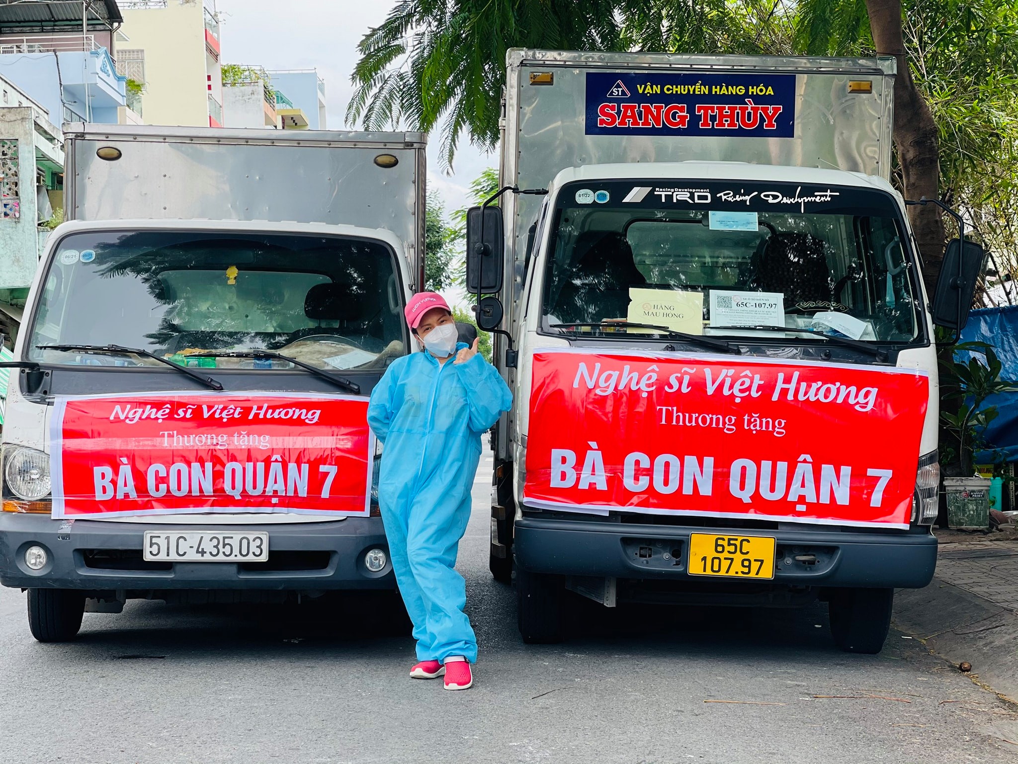 Trong livestream được cho là cuối cùng, bà Nguyễn Phương Hằng điểm mặt nghệ sĩ Việt Hương chuyện từ thiện Trong livestream được cho là cuối cùng, bà Nguyễn Phương Hằng điểm mặt nghệ sĩ Việt Hương chuyện từ thiện