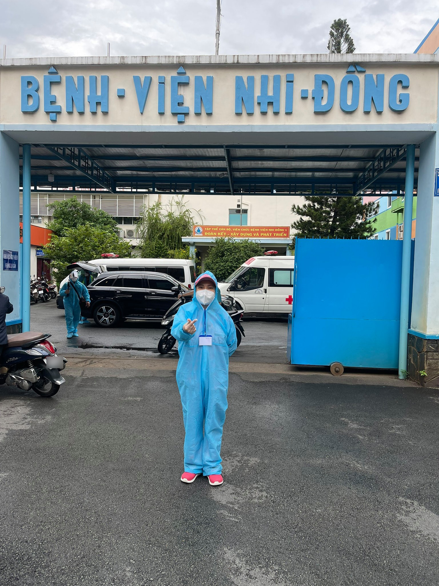 Việt Hương trong ngày cuối của chiến dịch phát quà từ thiện mùa dịch