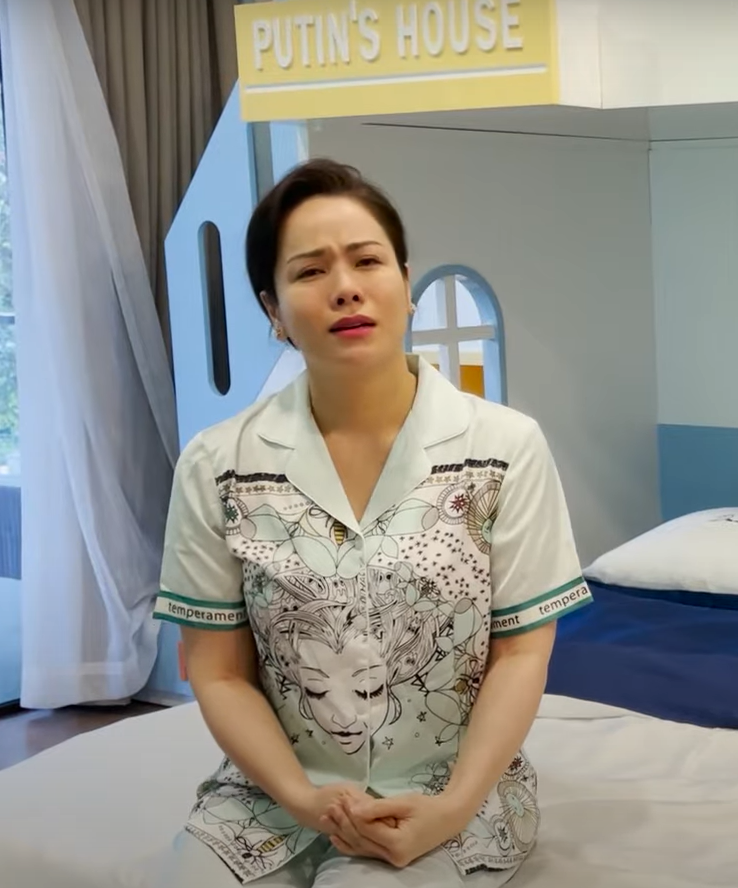 Nhật Kim Anh bật khóc vì quá lâu chưa được gặp con trai: Nếu con ở bên ba và hạnh phúc thì mẹ vẫn ở đây chờ Nhật Kim Anh bật khóc vì quá lâu chưa được gặp con trai: 'Nếu con ở bên ba và hạnh phúc thì mẹ vẫn ở đây chờ' - ảnh 2