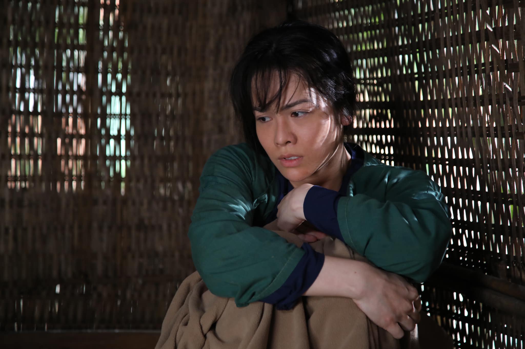 Nhật Kim Anh mang bầu, bị cắt tóc, 'làm nhục'  trong phim mới  'Lưới trời' - ảnh 5