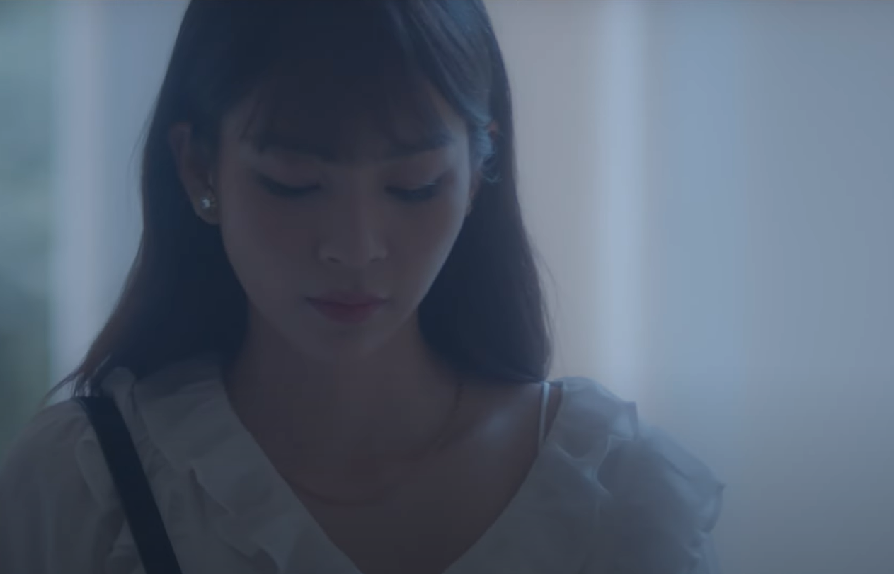 Phí Phương Anh tung teaser của MV mới 'Mập mờ'...