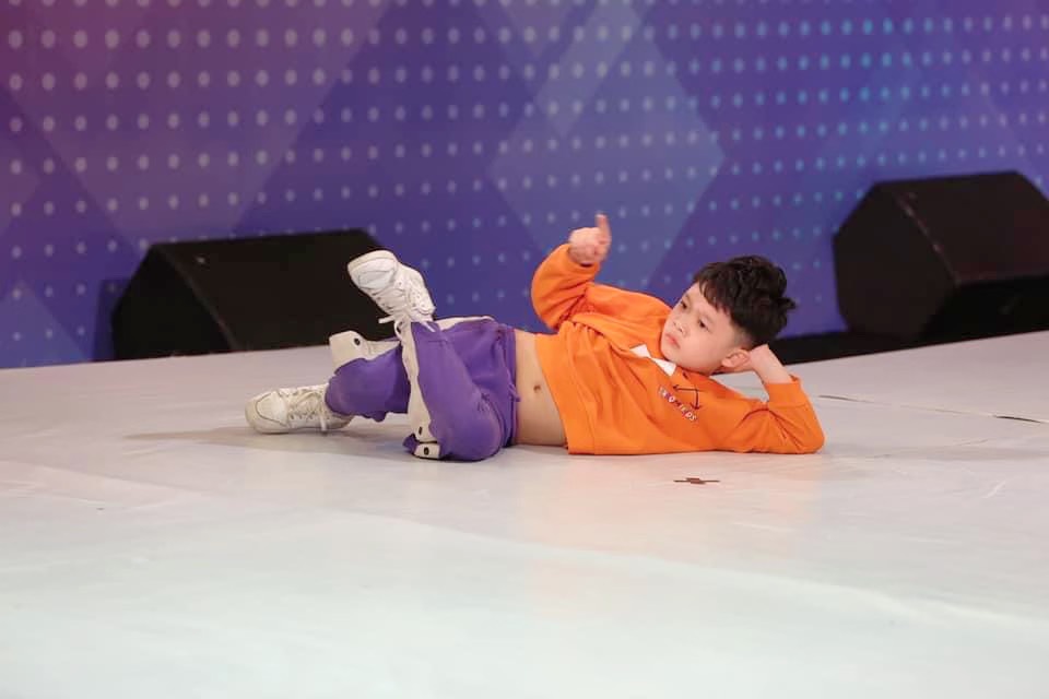 Thí sinh có màn nhảy cực ấn tượng trước ban giám khảo chương trình “Super Idol Kids”