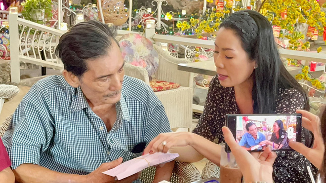 Trịnh Kim Chi cho biết sẽ giao lại số tiền mua bảo hiểm cho con gái nghệ sĩ Thương Tín để vợ chồng anh tự quản lý.