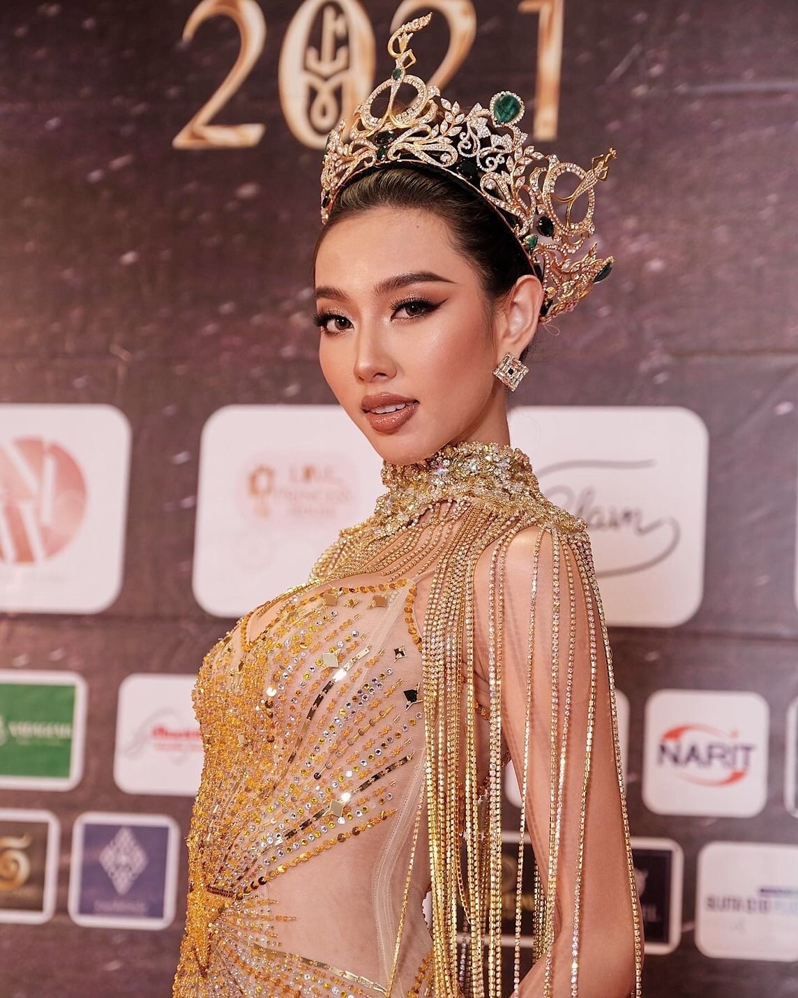 Thùy Tiên tất bật chạy show sau đăng quang, giật spotlight với màn cosplay thành gái Thái