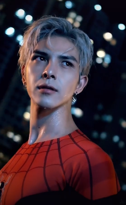 Denis Đặng 'cosplay' thành Spider Man phiên bản đời thực khiến dân tình mê mệt vì thần thái quá đỉnh! - ảnh 2