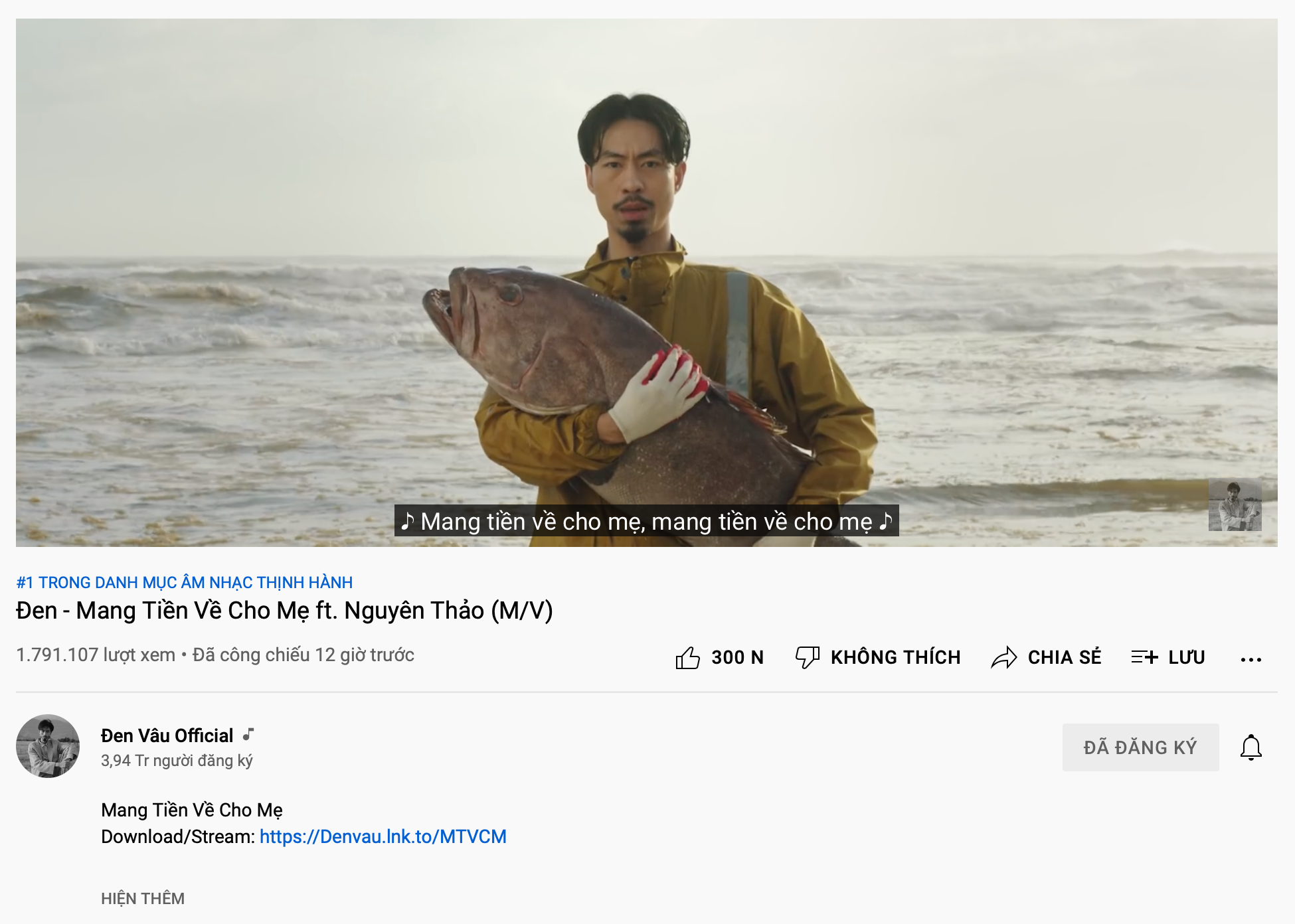 Đẳng cấp như Đen Vâu: Ra mắt MV dài 6 phút, chưa đầy 1 ngày đã leo thẳng top 1 thịnh hành Chỉ sau 12 giờ phát hành, MV 'Mang tiền về cho mẹ' dẫn đầu top thịnh hành âm nhạc trên Youtube Việt Nam với gần 1.8 triệu lượt xem