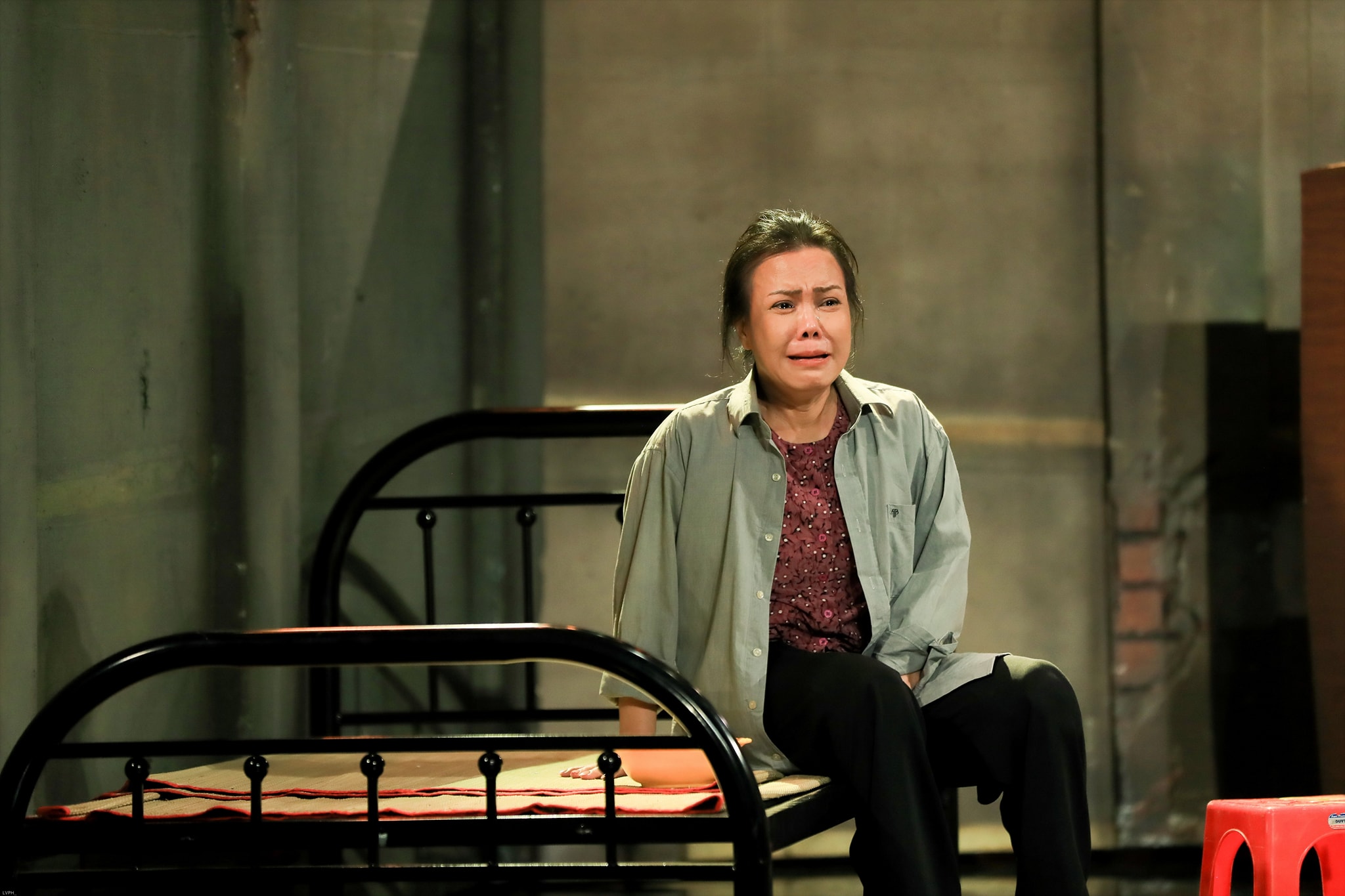 Việt Hương xúc động nhớ lại 15 năm diễn kịch sân khấu, tiết lộ sức khỏe hiện tại không tốt - ảnh 6