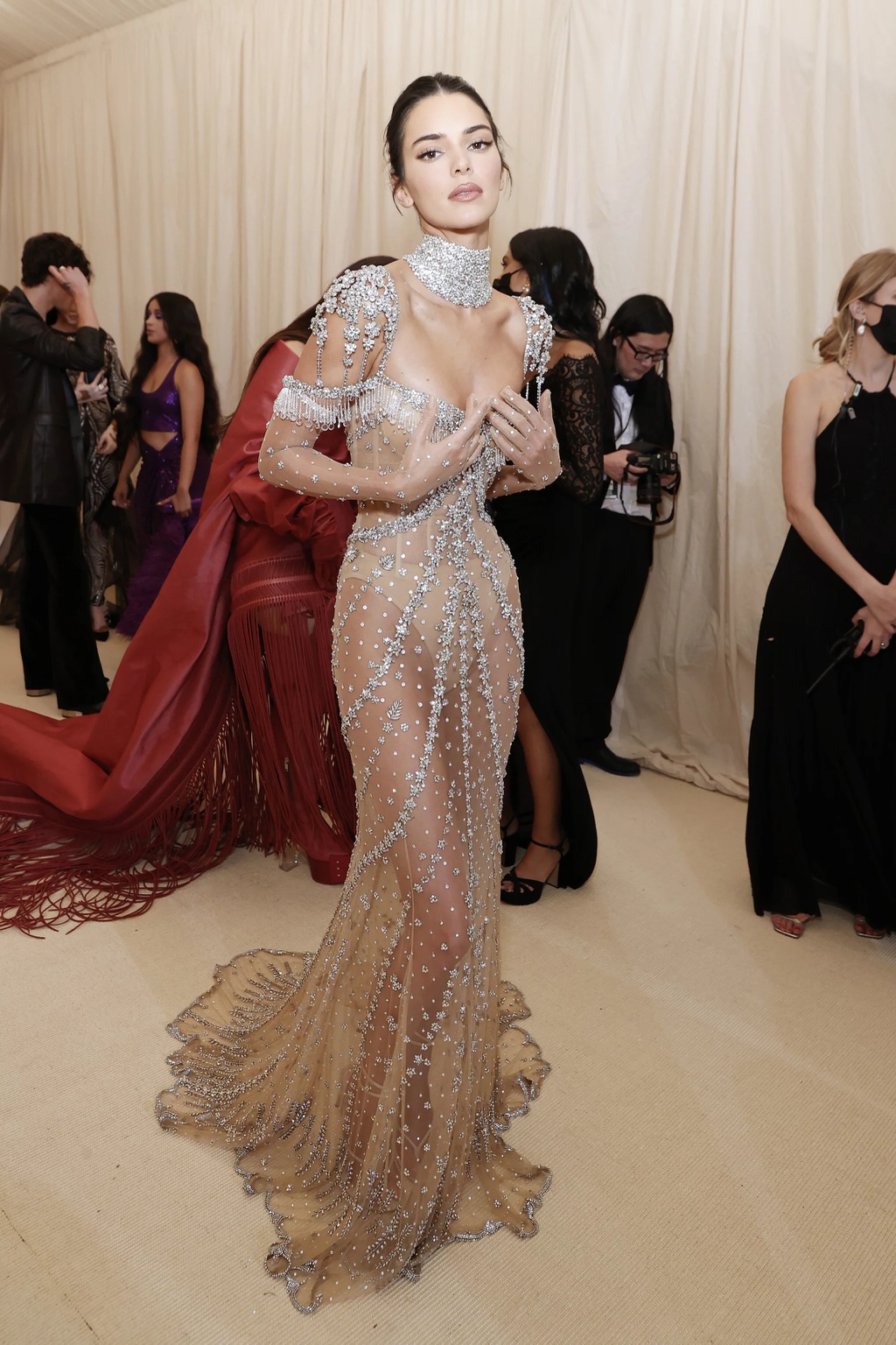 Xôn xao chiếc váy giá 9 chữ số của Đoàn Di Băng “nhái” theo Kendall Jenner, chính chủ nói gì?