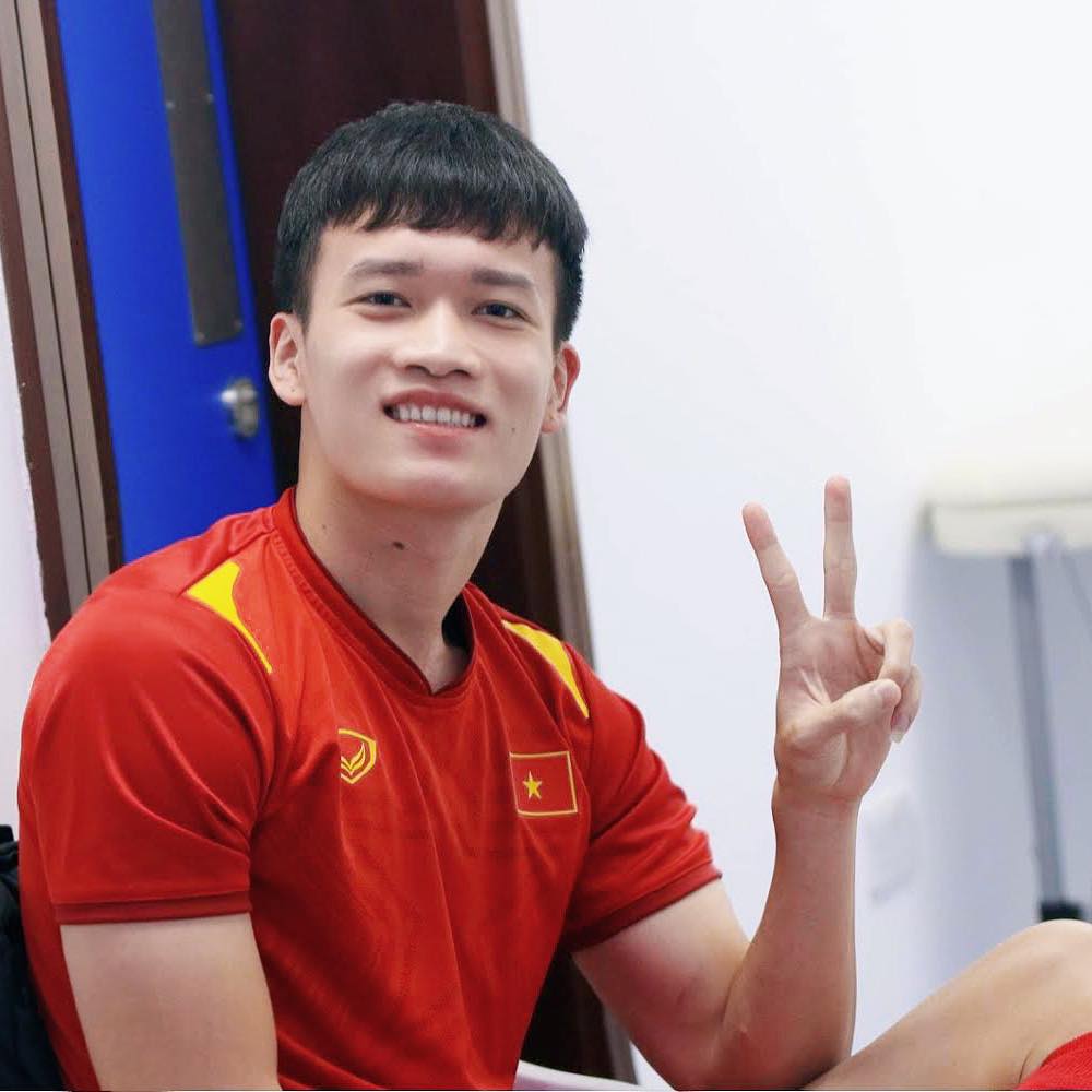 Cầu thủ Hoàng Đức vượt Tiến Linh, Quang Hải “ẵm” Quả Bóng Vàng 2021, CĐM đồng loạt: Quá xứng đáng! - ảnh 4