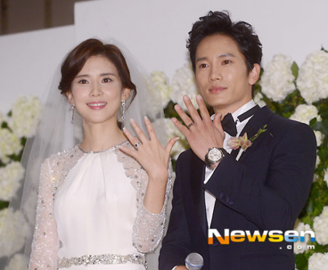 Ji Sung - Lee Bo Young cũng kết hôn ở nơi này