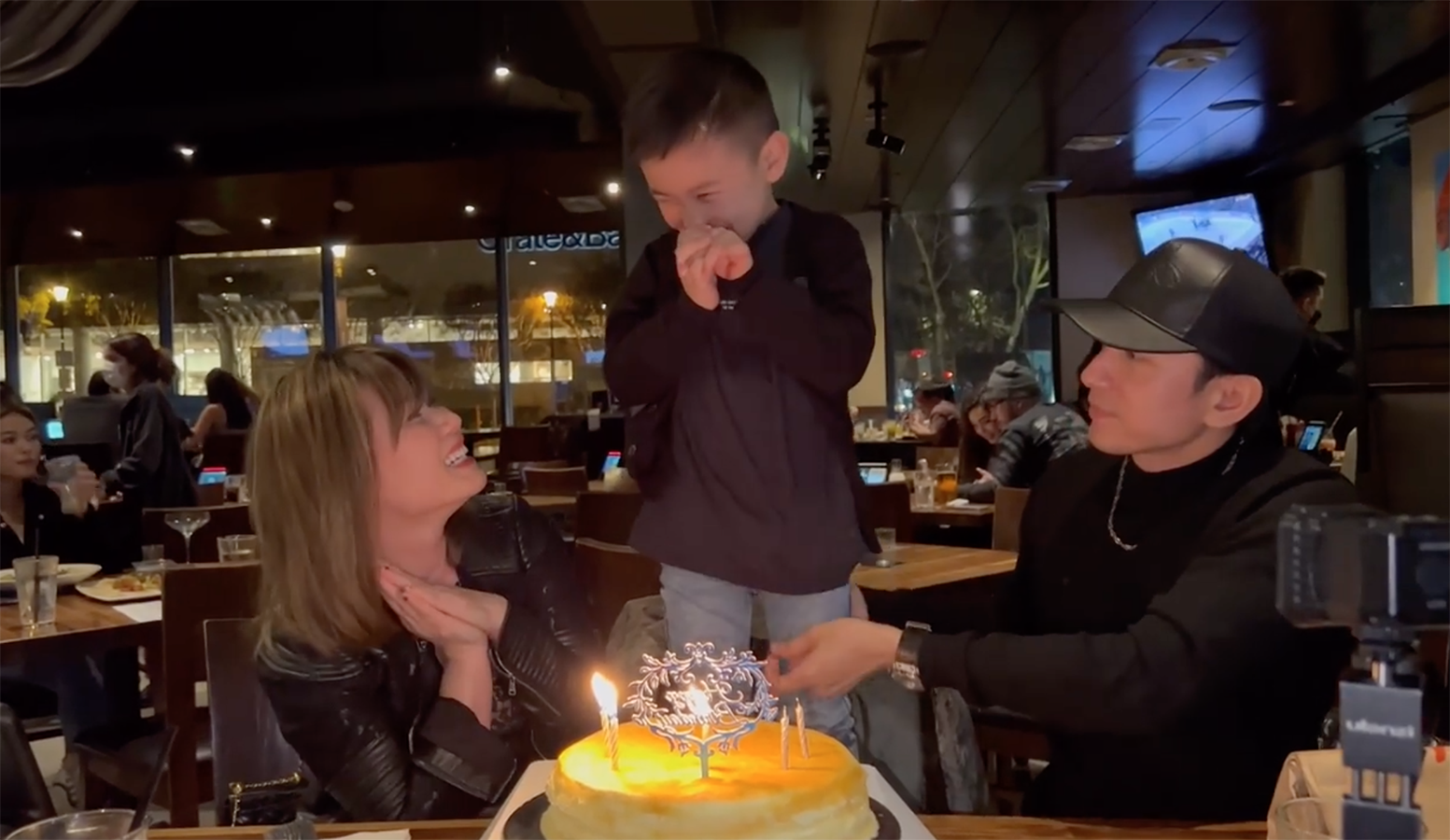 Đan Trường và vợ cũ đoàn tụ để tổ chức sinh nhật cho con trai sau thời gian ly hôn