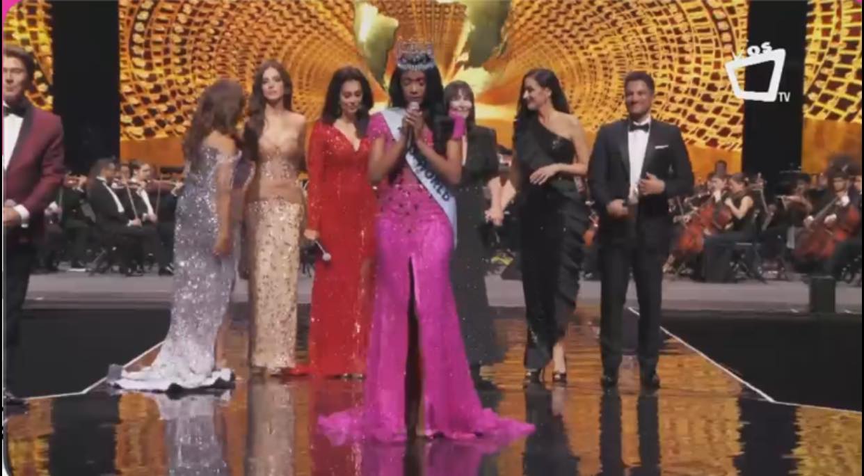 Dân mạng chê chất lượng chung kết Miss World 2021: Hình ảnh tưởng năm 80, màn hát hò của “cựu Hậu” dư thừa