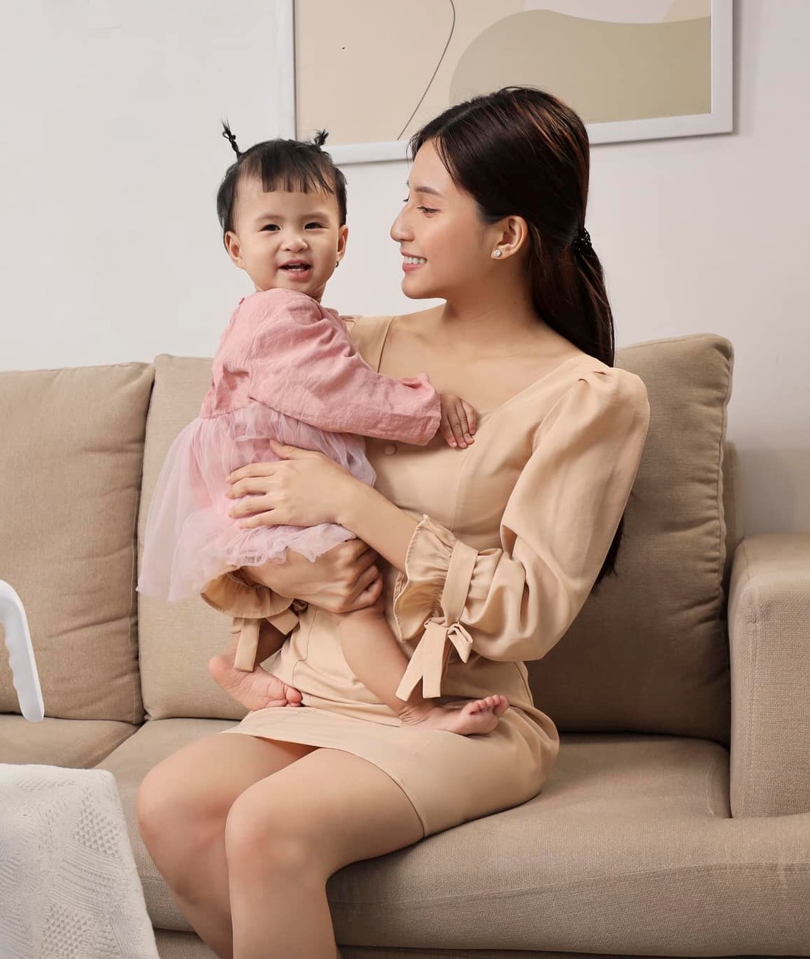 Con gái 1 tuổi của Jack lần đầu đóng quảng cáo cực chuyên nghiệp, Thiên An tiết lộ có thiên hướng làm nghệ thuật Con gái 1 tuổi của Jack lần đầu đóng quảng cáo cực chuyên nghiệp, Thiên An tiết lộ có thiên hướng làm nghệ thuật