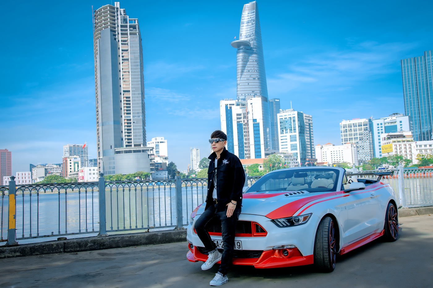Châu Gia Kiệt đi siêu xe 5 tỷ đồng trong MV mới - ảnh 2