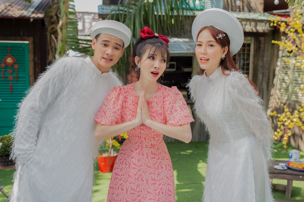 Sau sự kết hợp với Vương Anh Tú, Ngọc Kara ra MV mới “Tết đừng hỏi khó” Sau sự kết hợp với Vương Anh Tú, Ngọc Kara ra MV mới “Tết đừng hỏi khó” - ảnh 5