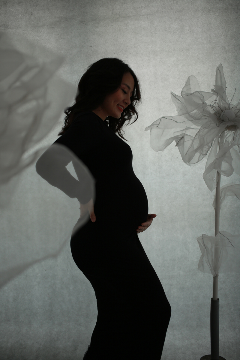 Hotmom Hạ Băng khoe đường cong gợi cảm và nhan sắc quyến rũ khi mang thai ở tháng thứ 7