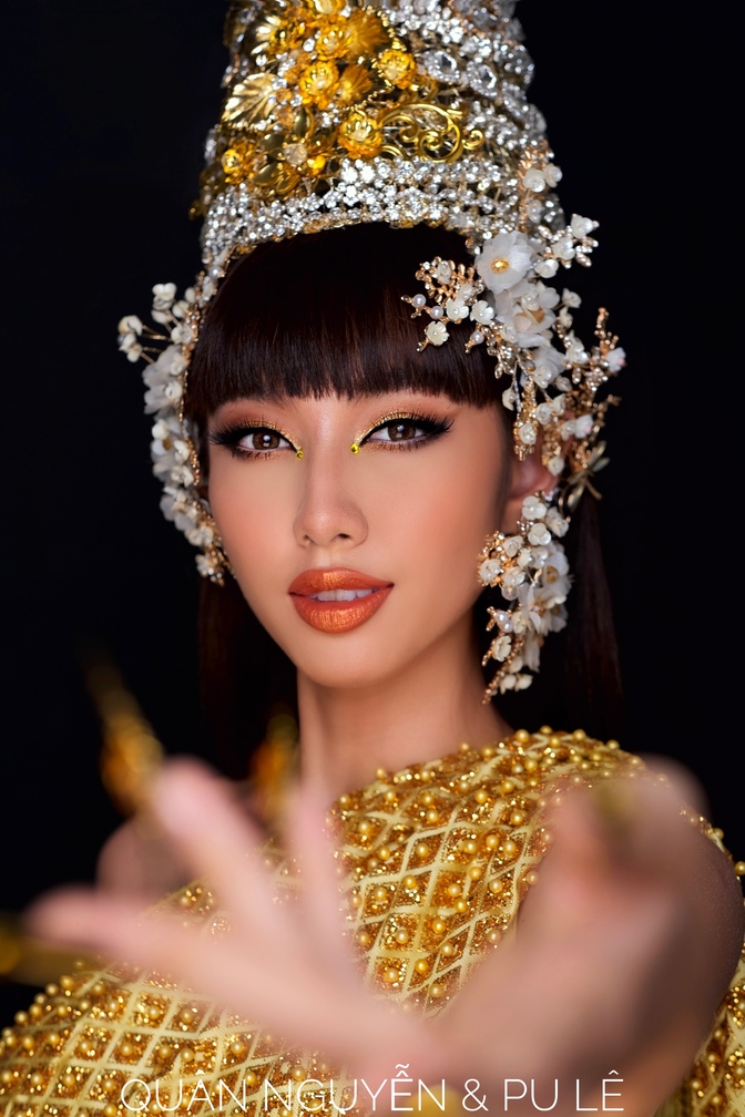 Thùy Tiên tự tin trổ tài nói tiếng Thái, dân tình phấn khích bởi tạo hình “xứ sở chùa Vàng” giống Lisa