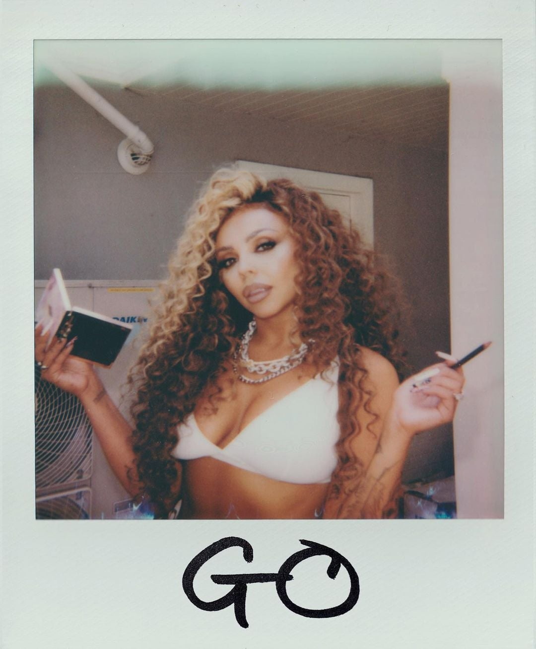 Jesy Nelson sau khi rời Little Mix: “Tôi mong mọi người có thể nghe được giọng hát của tôi và đánh giá đúng đắn” Jesy Nelson sau khi rời Little Mix: “Tôi mong mọi người có thể nghe được giọng hát của tôi và đánh giá đúng đắn”