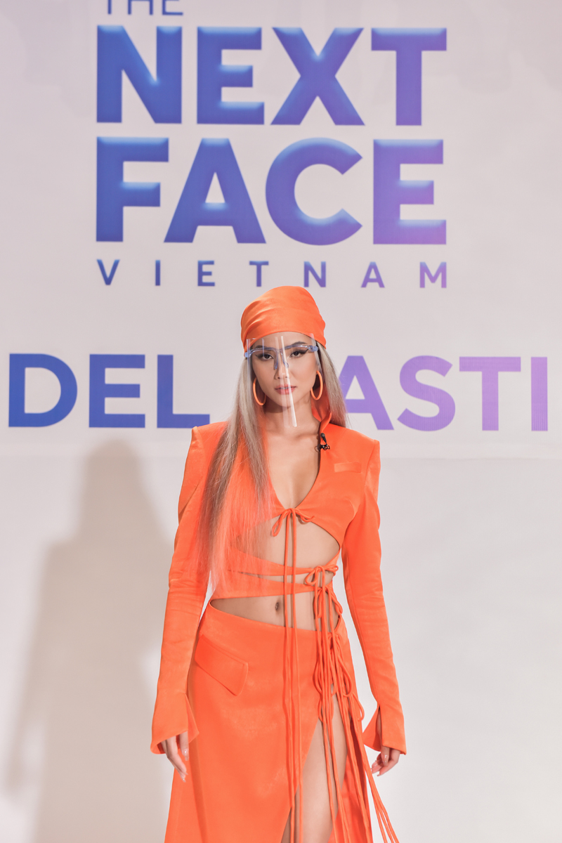 Hoa hậu H’Hen Niê, Á hậu Mâu Thủy đọ sắc trên ghế nóng tại vòng sơ tuyển của The Next Face Vietnam 2021 - ảnh 1