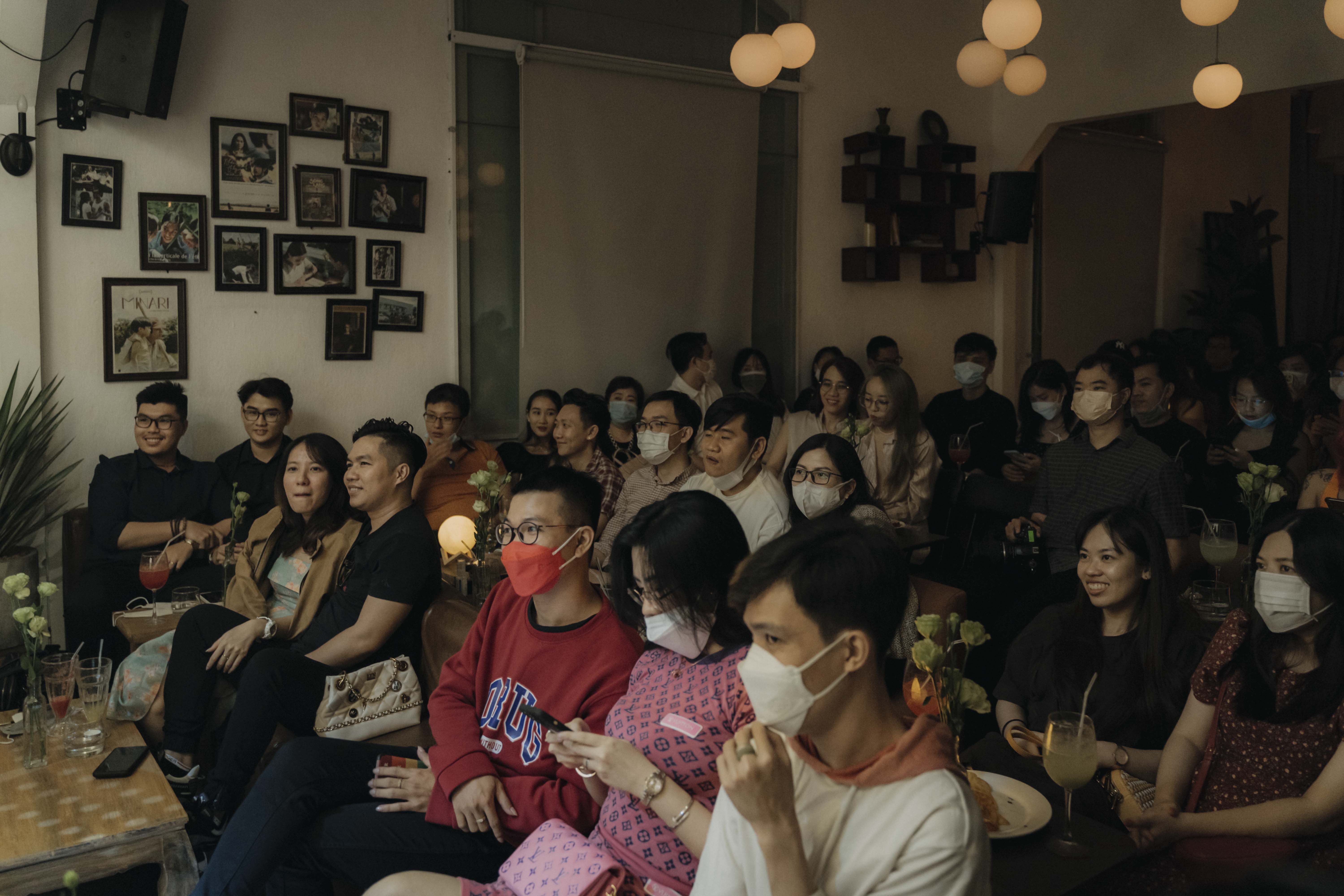Phòng trà Sài Gòn đầu tiên mở lại sau dịch - Văn Mai Hương cháy vé 3 đêm liền - ảnh 4