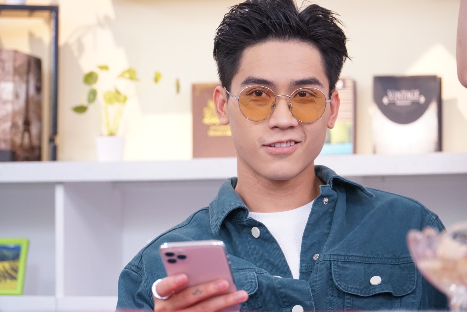 “Hẹn hò cùng thần tượng” – phim Tết với nhiều tình tiết hấp dẫn, bất ngờ “Hẹn hò cùng thần tượng” – phim Tết với nhiều tình tiết hấp dẫn, bất ngờ