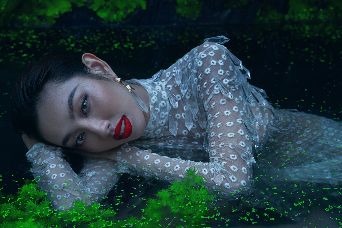 Hoa hậu Thùy Tiên “trình làng” bộ ảnh đắm mình trong hồ nước, không quên hé lộ lịch trình sắp tới - ảnh 6
