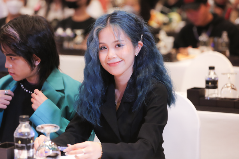 Cô nàng Chang Mie cũng khiến các bạn trẻ có mặt tại buổi họp “xốn xang” bởi nhan sắc xinh đẹp, ngọt ngào. 