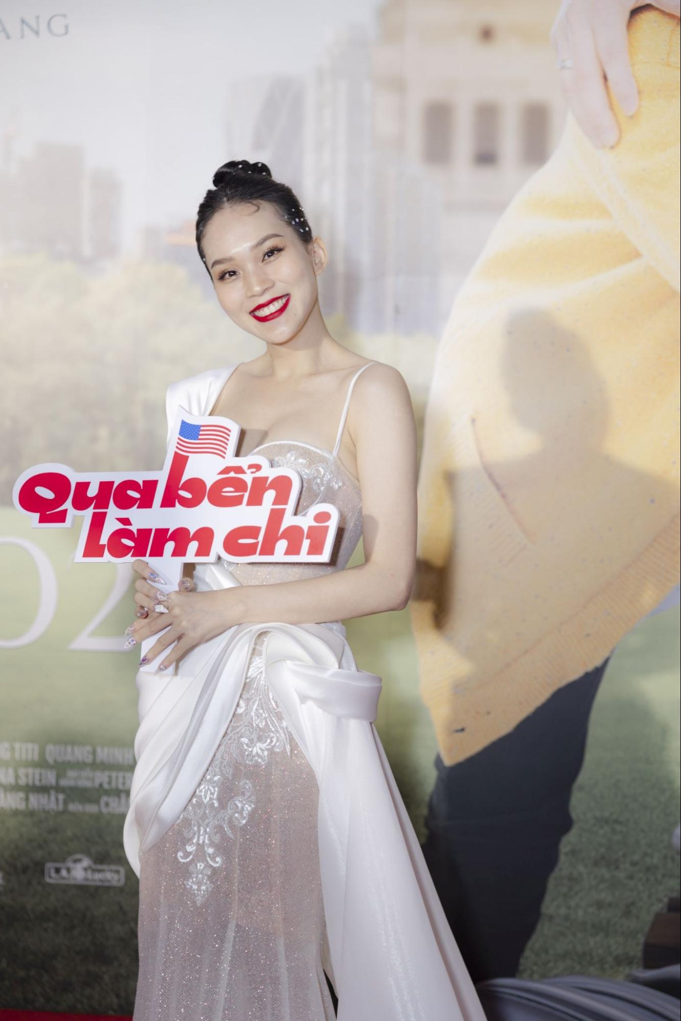 Thuận Nguyễn sánh đôi 'bạn gái màn ảnh' mới, dàn sao xuất ủng hộ phim điện ảnh 'Qua bển làm chi' - ảnh 6