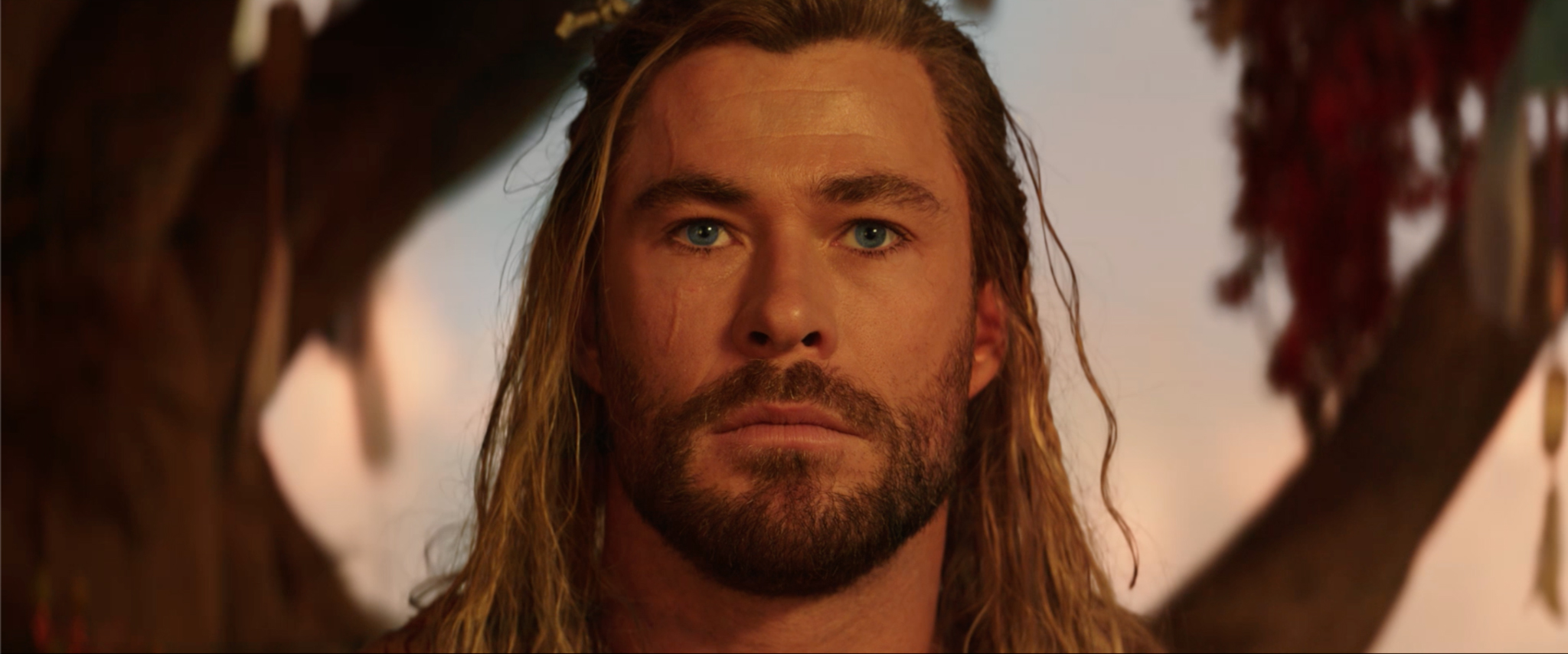 Jane Foster tái xuất và hóa Thần Sấm mới trong tester trailer 'Thor: Tình Yêu Và Sấm Sét' - ảnh 2