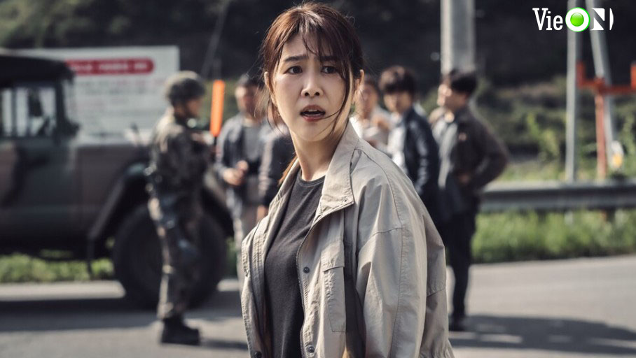 “Monstrous”: Phim zombie tham dự Cannes có đáng xem như người anh em “Train To Busan”? - ảnh 5