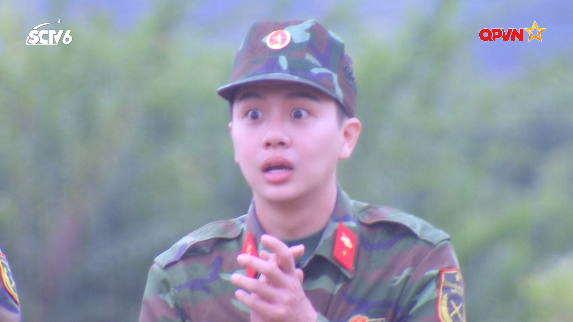 Hòa Minzy bật khóc vì nhớ con Hòa Minzy bật khóc vì nhớ con