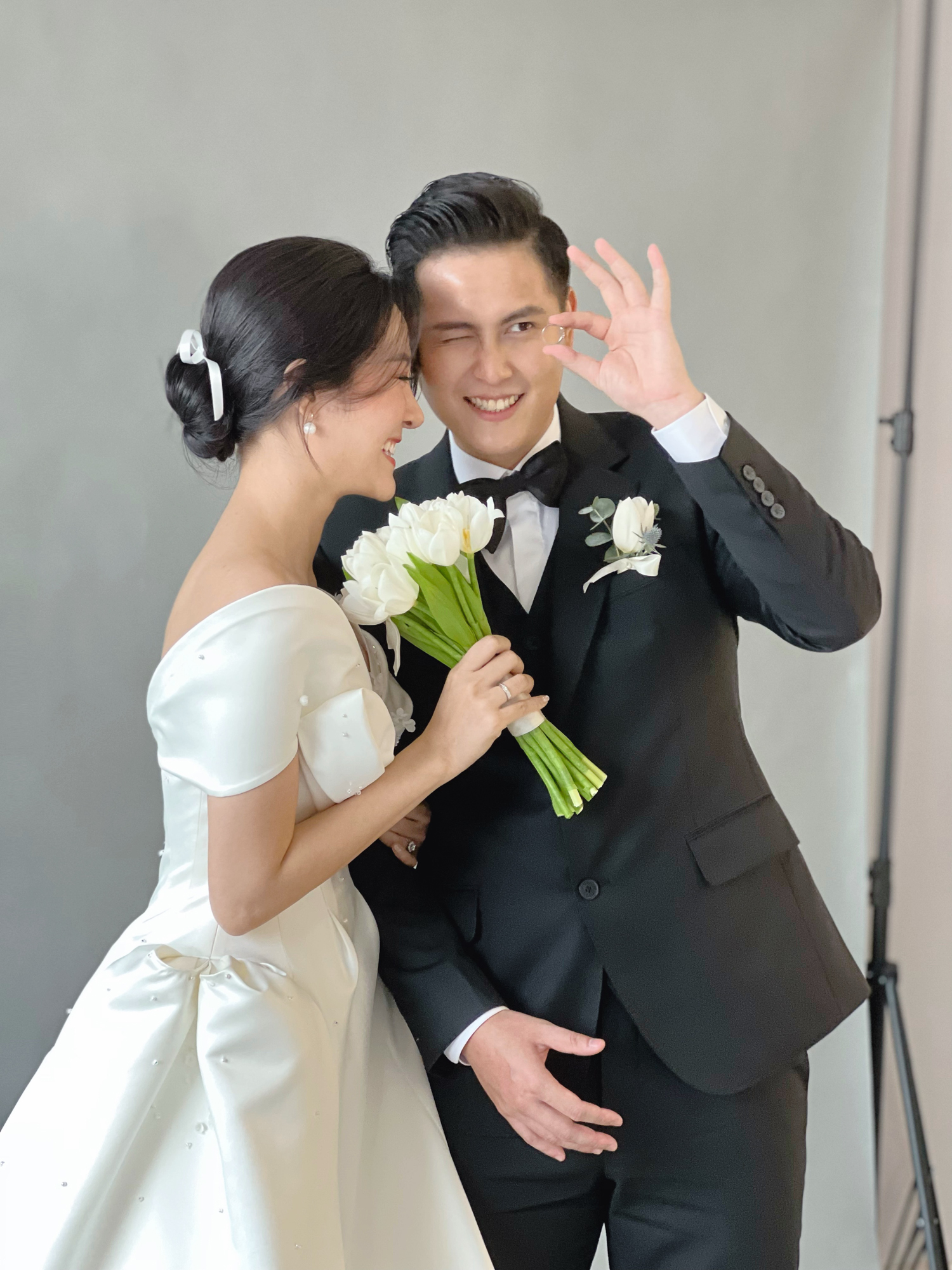 Chuyên trị vai 'tiểu tam' trong MV, Karen Nguyễn rạng rỡ trong loạt ảnh cưới cùng chồng doanh nhân - ảnh 2