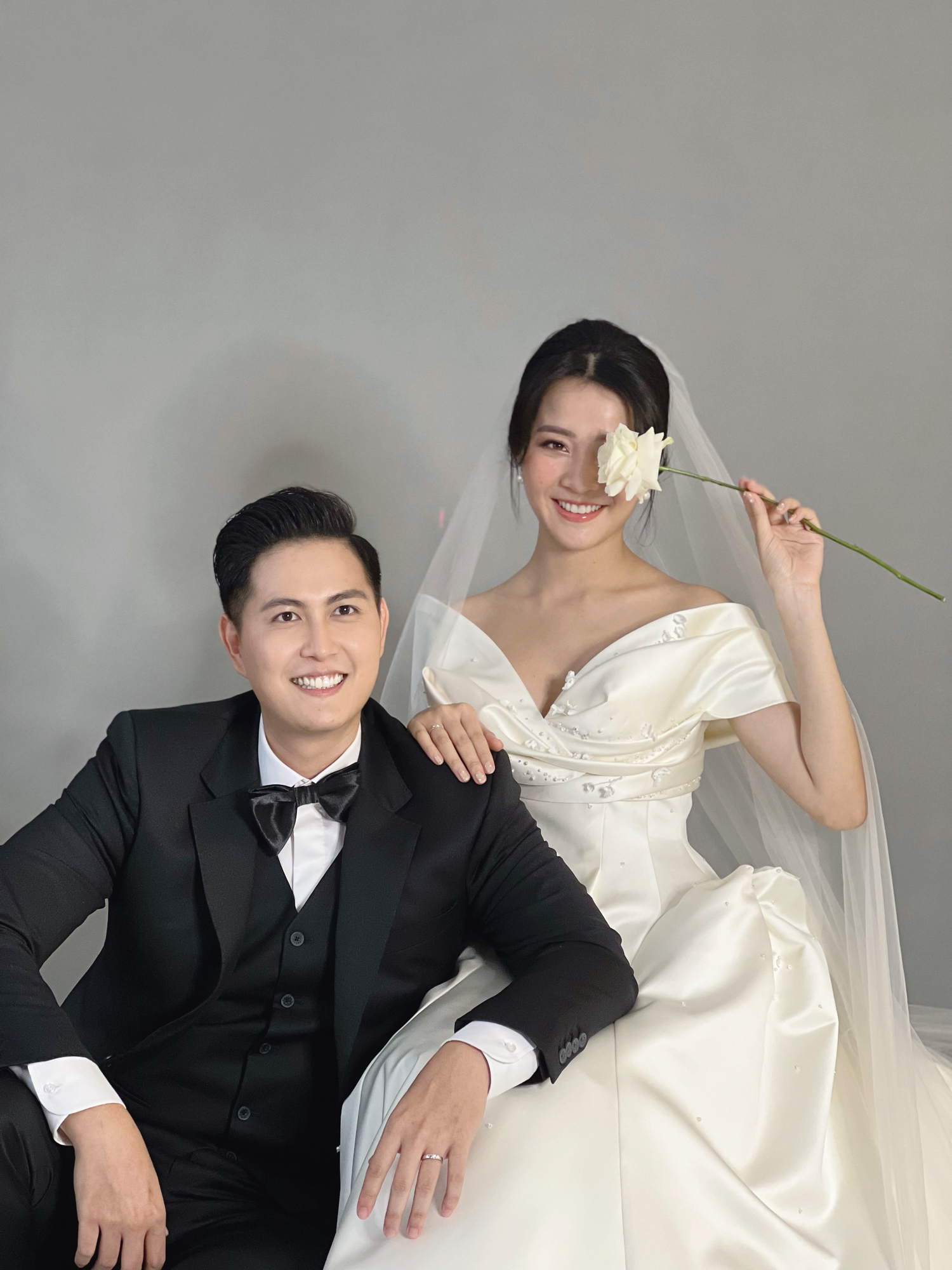 Chuyên trị vai 'tiểu tam' trong MV, Karen Nguyễn rạng rỡ trong loạt ảnh cưới cùng chồng doanh nhân - ảnh 1