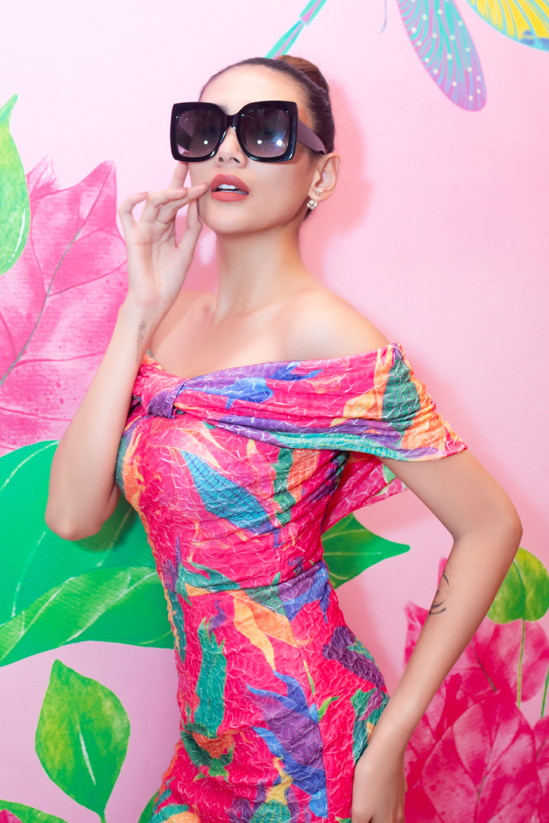 Loạt gương mặt siêu mẫu, Hoa hậu làm vedette tại show Resort 2022 của VUNGOC&SON - ảnh 4