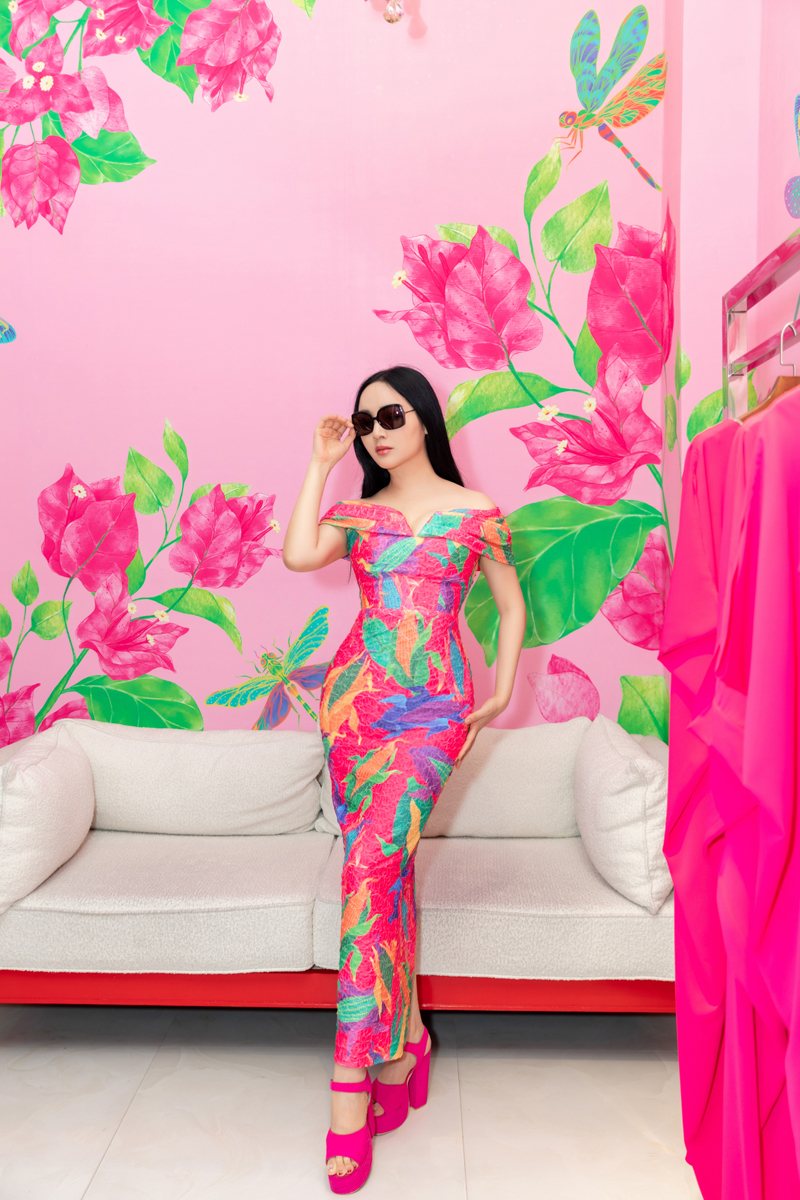Loạt gương mặt siêu mẫu, Hoa hậu làm vedette tại show Resort 2022 của VUNGOC&SON - ảnh 1
