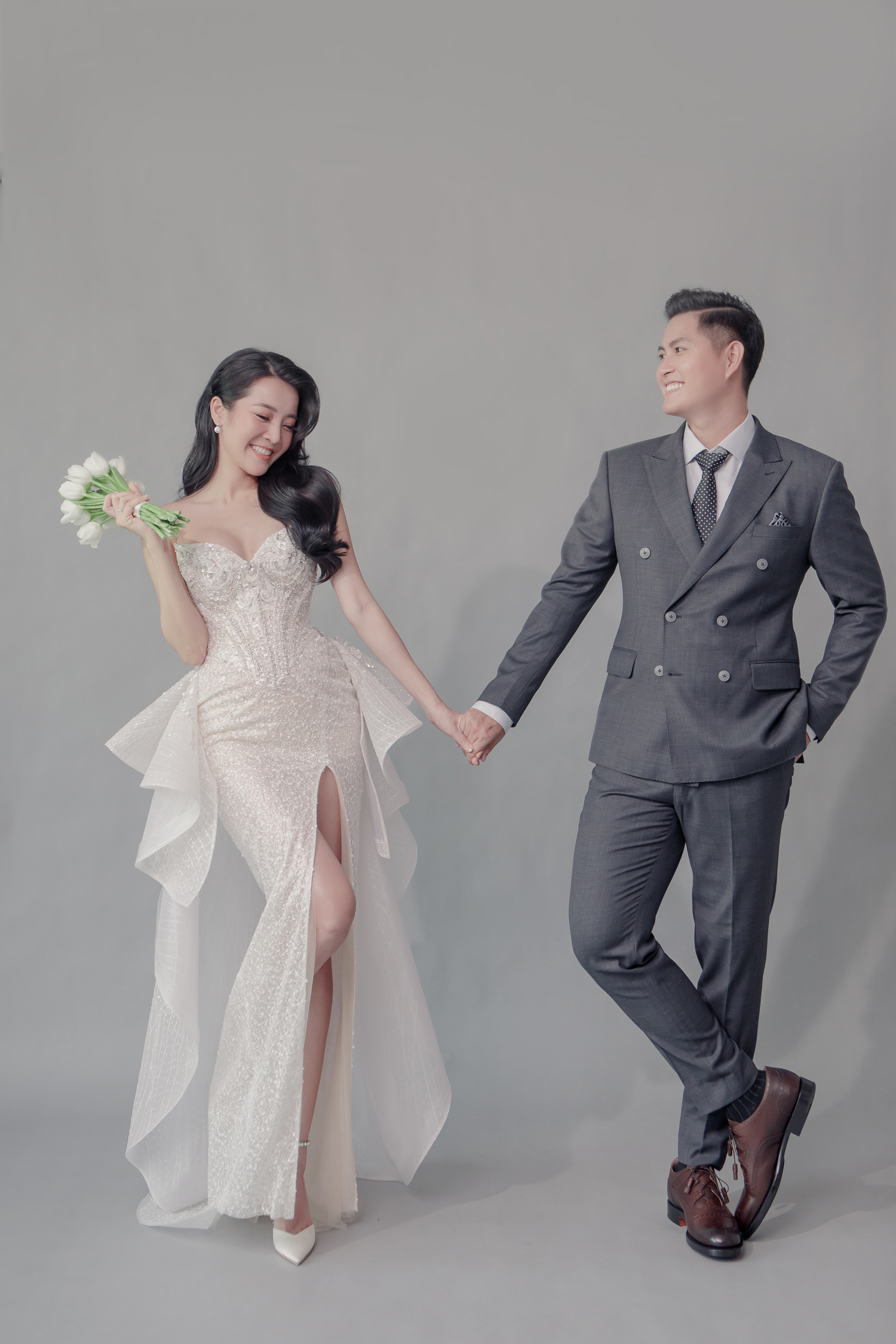 Hé lộ bộ ảnh cưới của Karen Nguyễn cùng ông xã: Áo cưới được đính kết hơn 1000 viên pha lê - ảnh 10