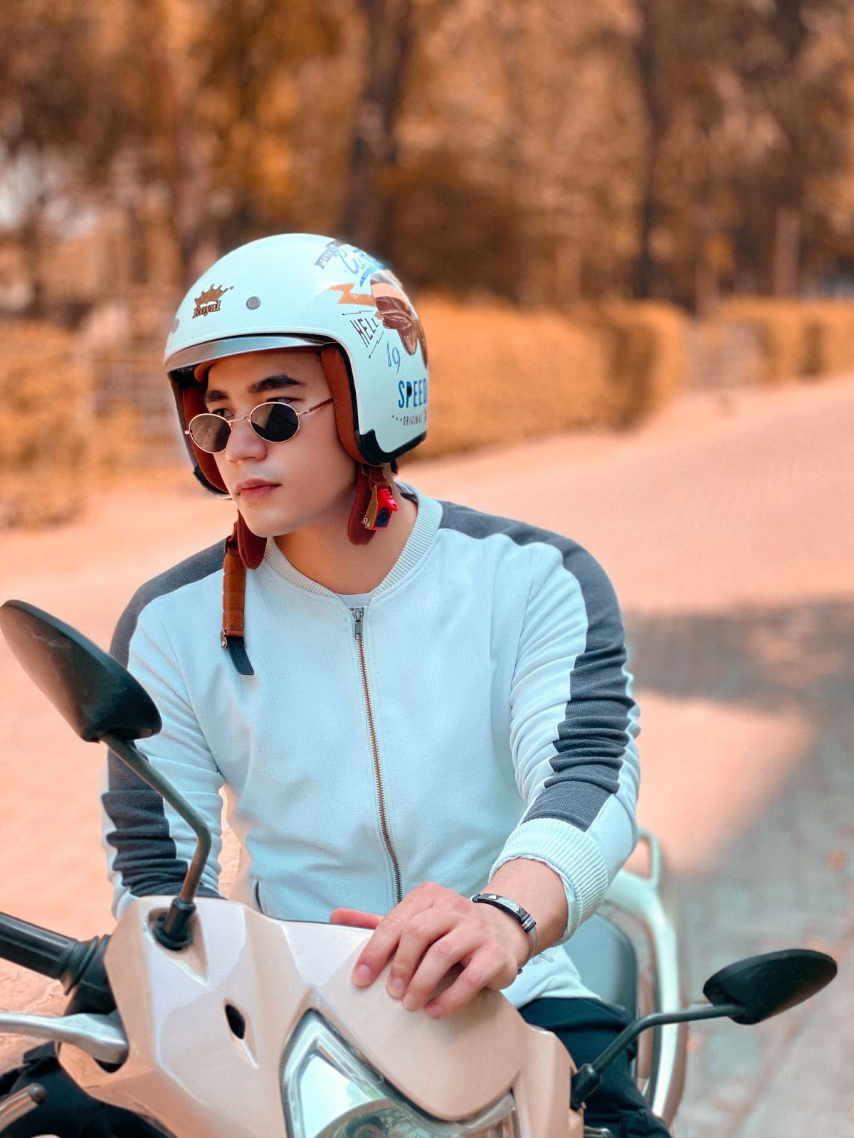 Mũ bảo hiểm Royal Helmet có gì nổi bật mà được các travel blogger nổi tiếng lựa chọn? - ảnh 4