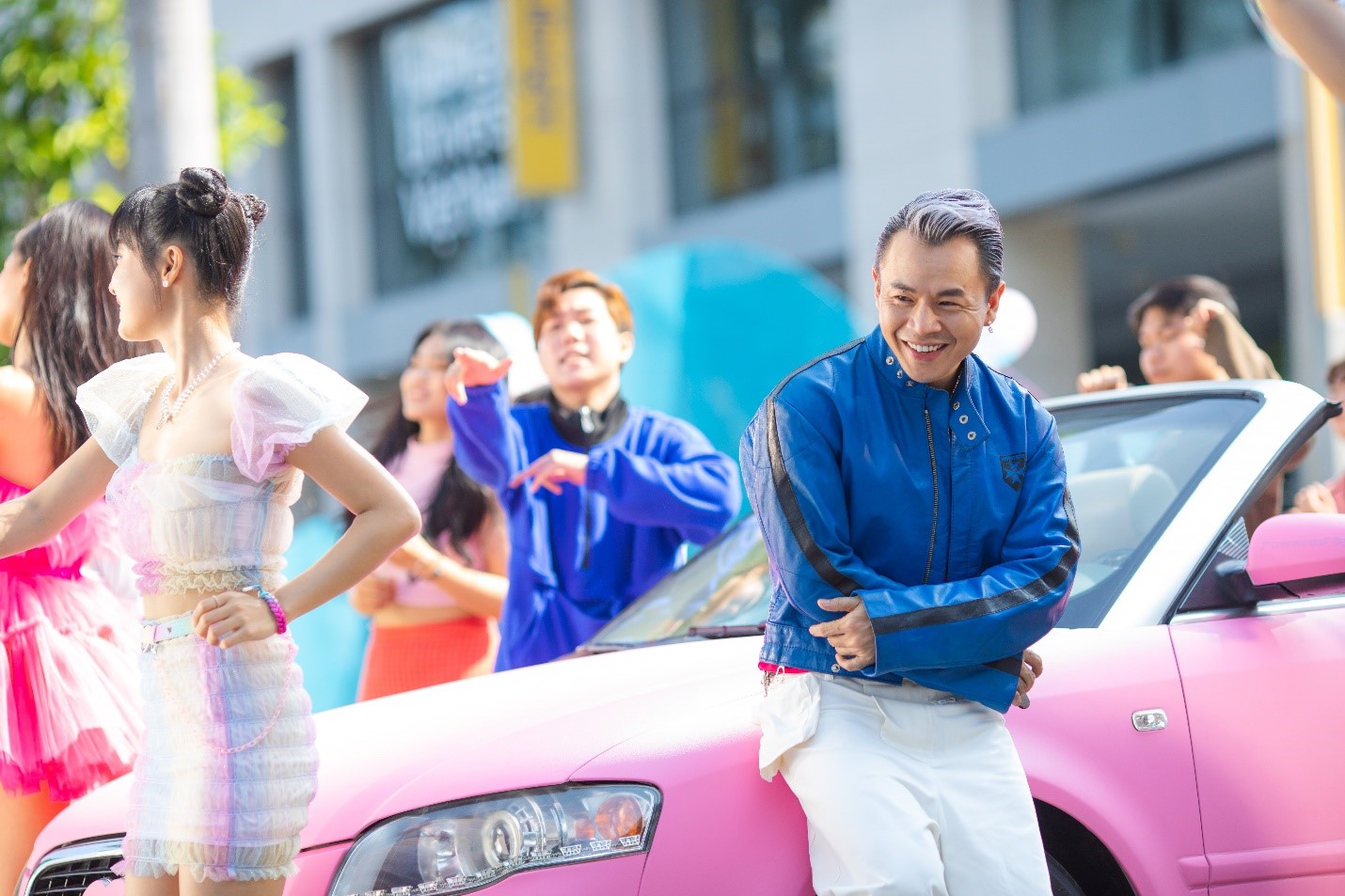 Trai hư Binz vào vai “goodboy”, tung loạt ảnh hậu trường MV “Ờ mây zing good…” khiến fan girls đổ rạp - ảnh 2