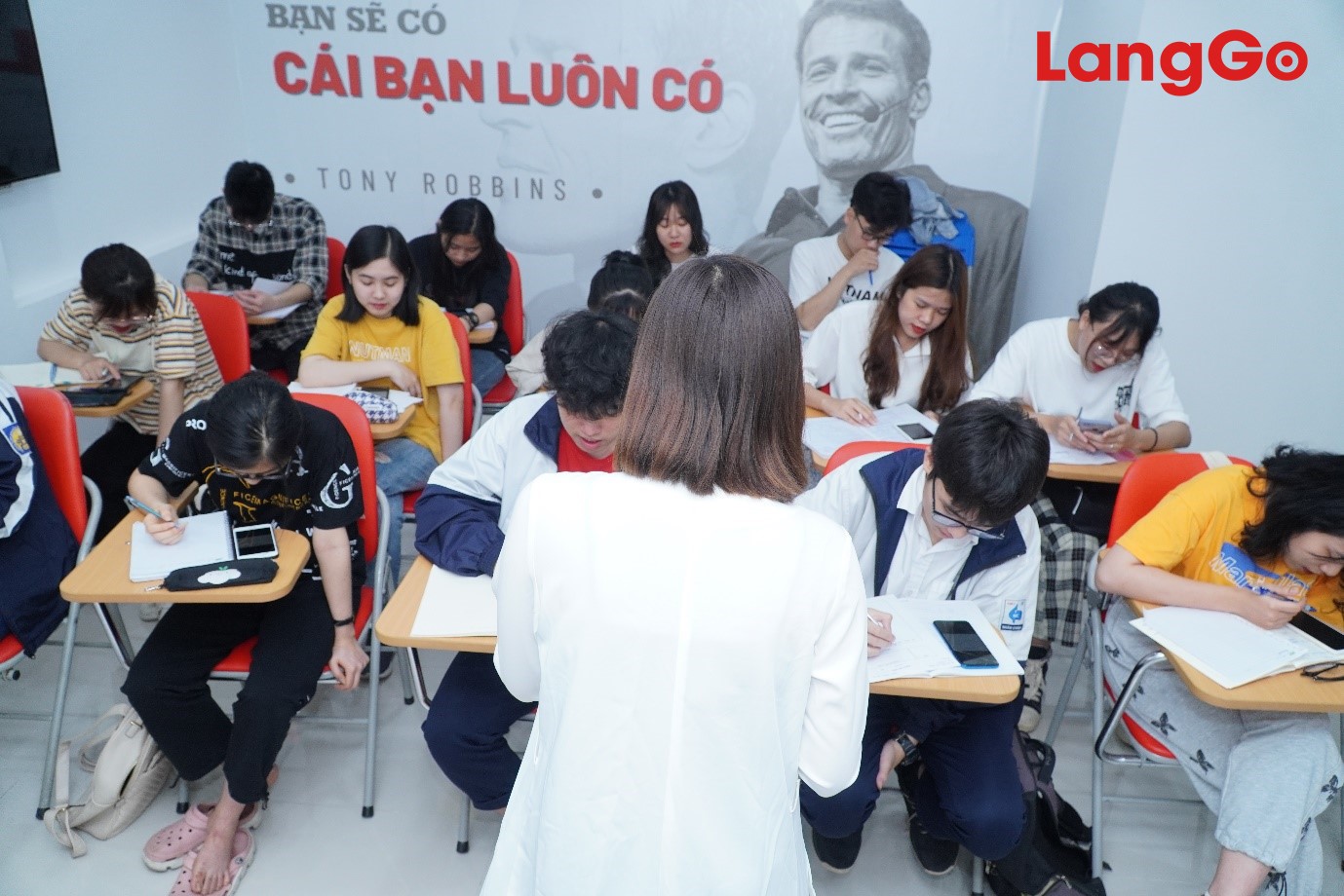 Giảng viên Diệu Hoa IELTS 8.0: “Học viên thay đổi tích cực, tôi hạnh phúc vì những giá trị mình trao đi” Giảng viên Diệu Hoa IELTS 8.0: “Học viên thay đổi tích cực, tôi hạnh phúc vì những giá trị mình trao đi” - ảnh 2