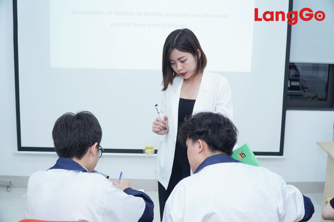 Giảng viên Diệu Hoa IELTS 8.0: “Học viên thay đổi tích cực, tôi hạnh phúc vì những giá trị mình trao đi” Giảng viên Diệu Hoa IELTS 8.0: “Học viên thay đổi tích cực, tôi hạnh phúc vì những giá trị mình trao đi” - ảnh 3