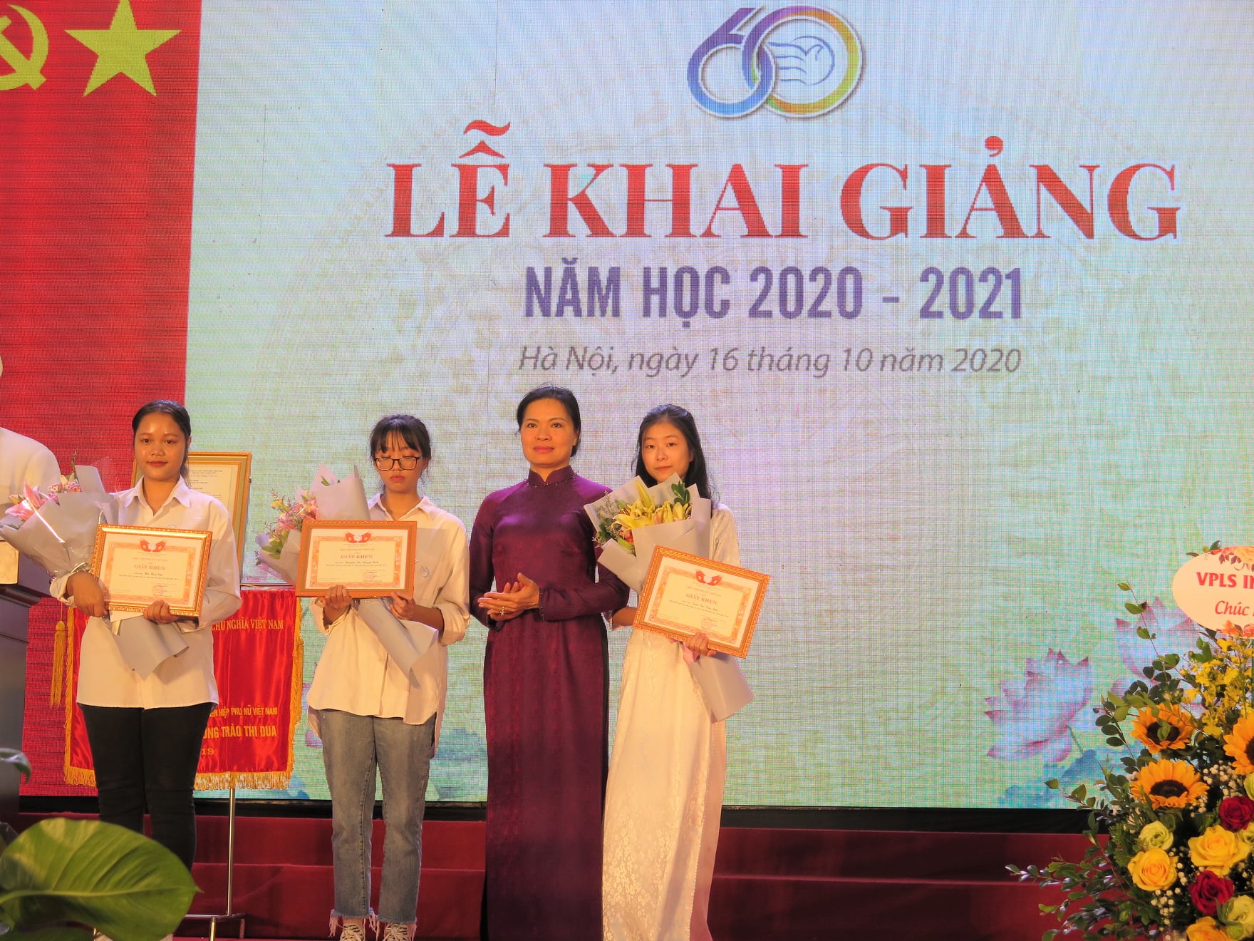 Học viện Phụ nữ Việt Nam hỗ trợ học bổng cho sinh viên - ảnh 2