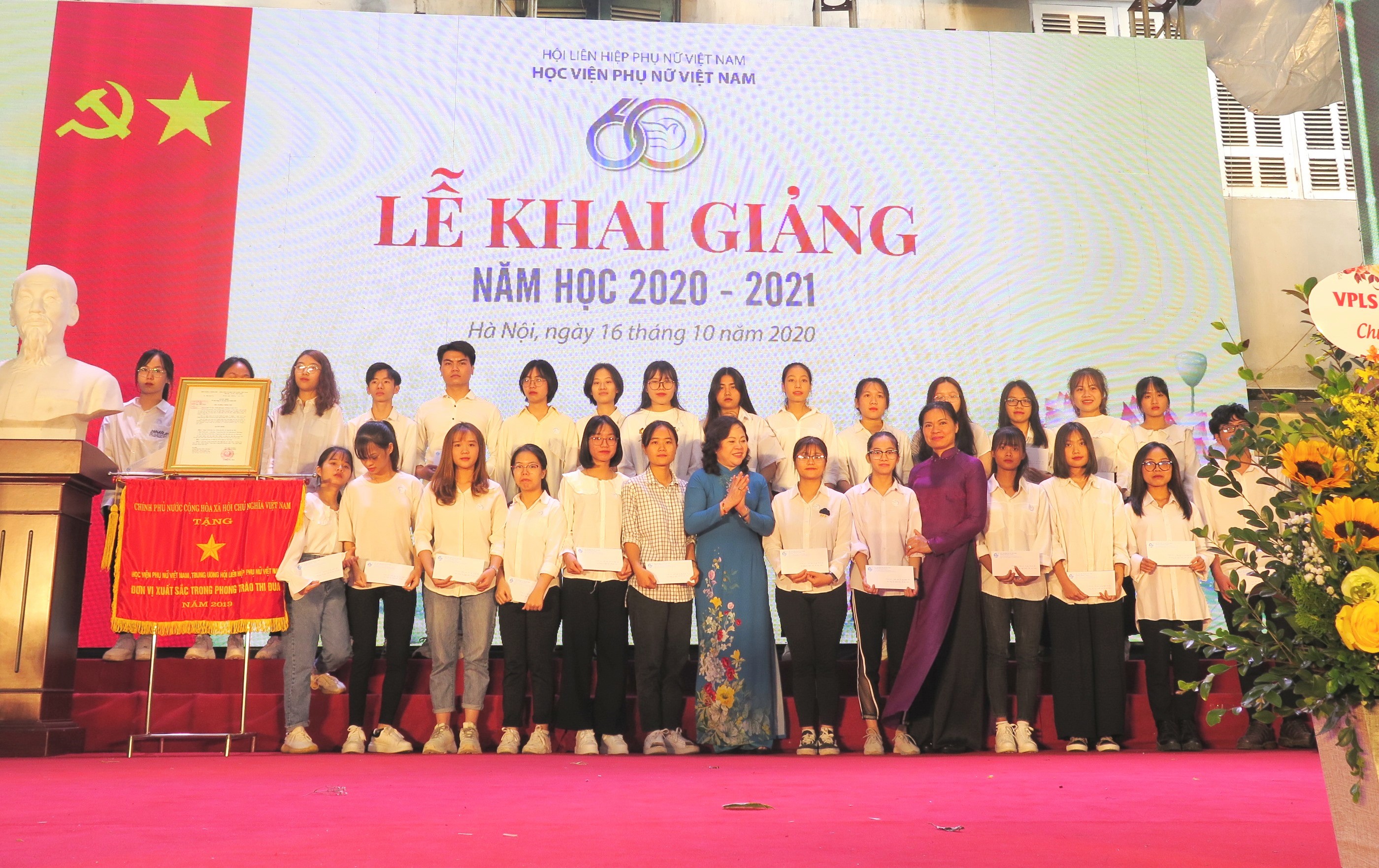 Học viện Phụ nữ Việt Nam hỗ trợ học bổng cho sinh viên - ảnh 3